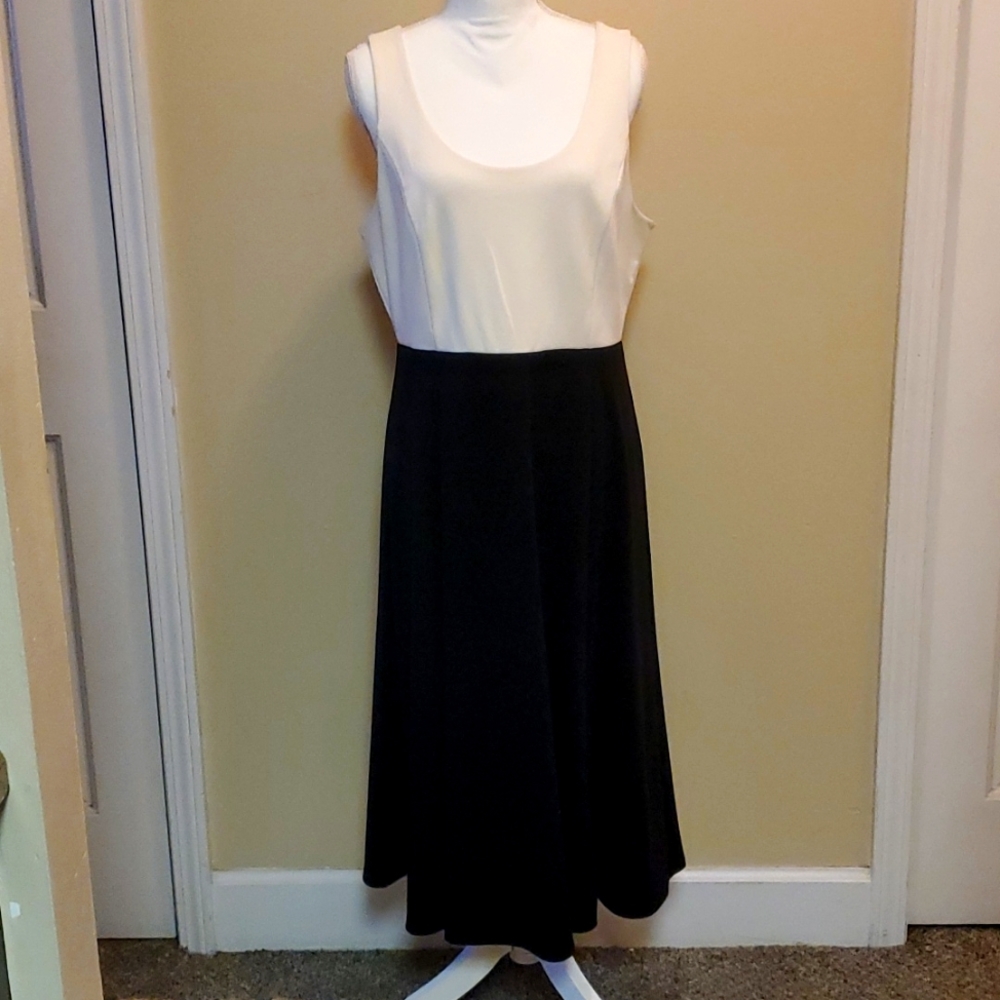 GAP Black & White A-Line Midi Dress Size 14
